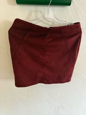 🌺 Women’s Sueded Mini Skirt in Deep Burgundy